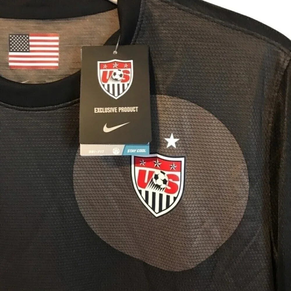 USWNT Goalkeeper Olympics Shirt Medium - Picture 14 of 16